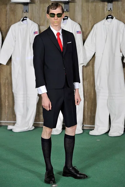 Look 19